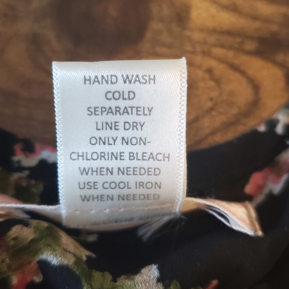 Band of Gypsies Floral Crop Top - Picture 5 of 5